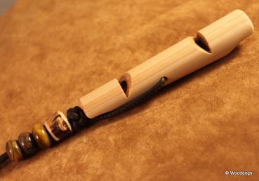 Flieder Doppelpfeife mit Pfeifenband