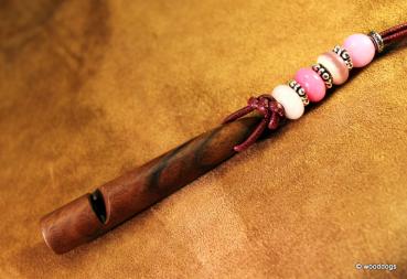 Hundepfeife Nussbaum Maser mit Pfeifenband