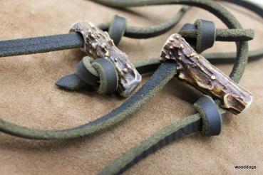 Pirschleine aus military 8 mm Fettleder mit Knebeln aus Rehgehörn