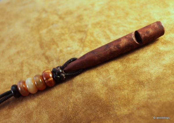 Hundepfeife York Gum Burl Maser mit Pfeifenband