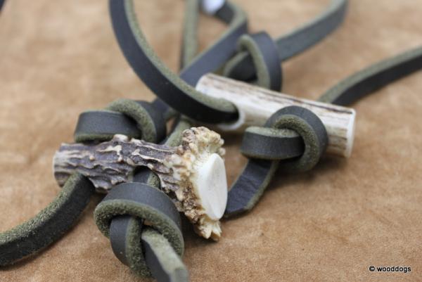 Pirschleine aus military Fettleder mit Knebeln aus Rehbock Rose Nr. 2